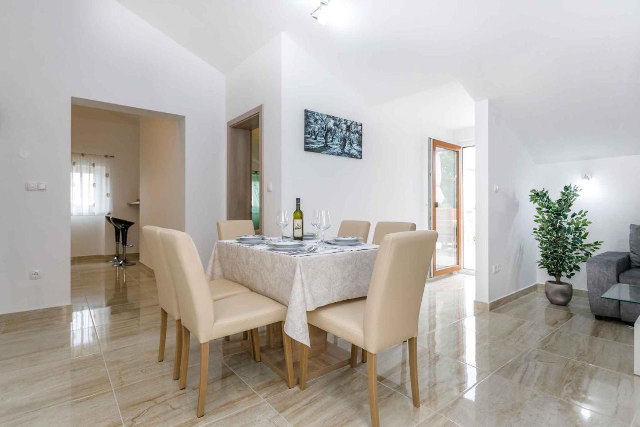 Apartment In Malinska/Insel Krk 38057 ภายนอก รูปภาพ