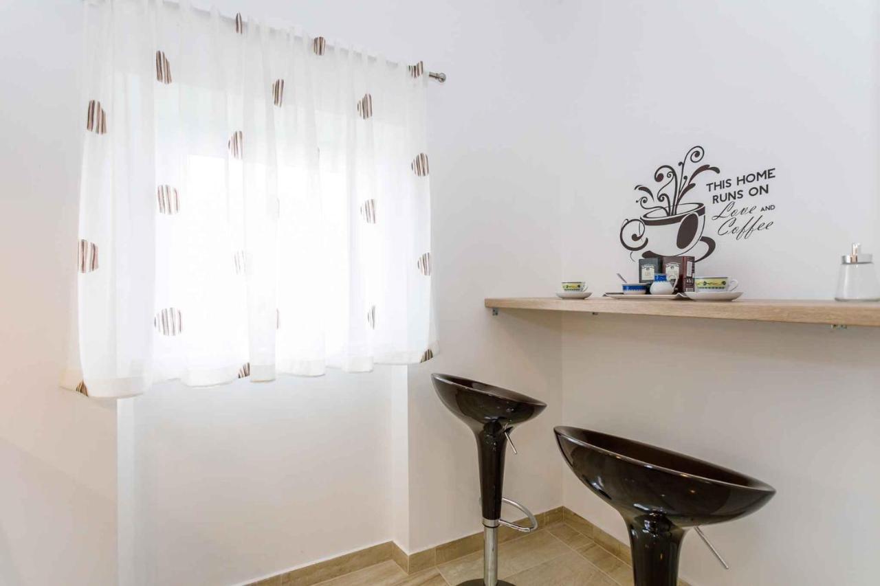 Apartment In Malinska/Insel Krk 38057 ภายนอก รูปภาพ